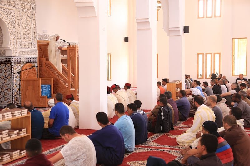 وزارة الأوقاف تخصص خطبة الجمعة لموضوع تربية الأبناء على خدمة الوطن والمشاركة في الشأن العام